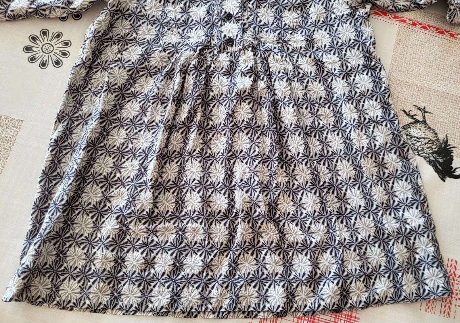Blusa Elegante Massimo Dutti PP/TFr36-Cinza&Preto-estampado Floral & Fluido 100%Seda em Ótimo Estado – photo 17
